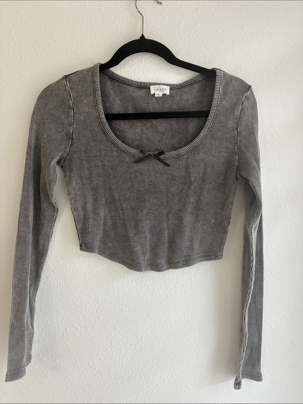 Le Lis Gray Ribbed Long Sleeve Scoop Neck Crop Top